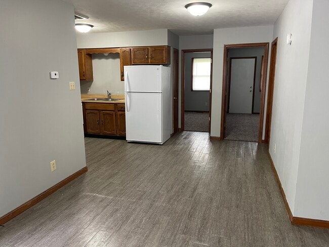 Building Photo - 3590 E Rose Hill Ave