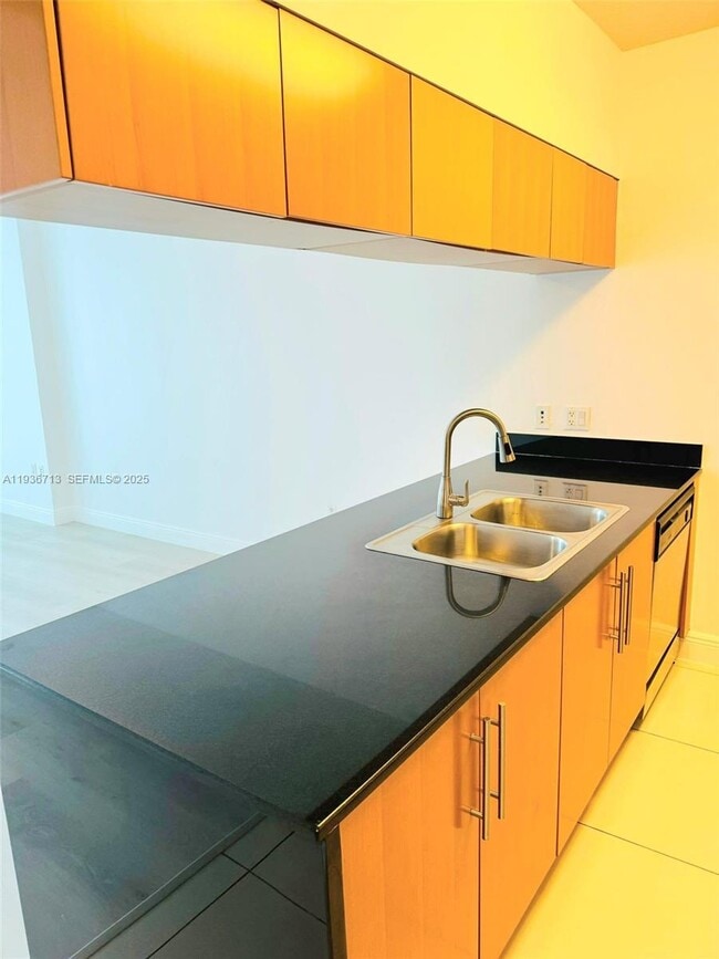 Foto del edificio - 1750 N Bayshore Dr