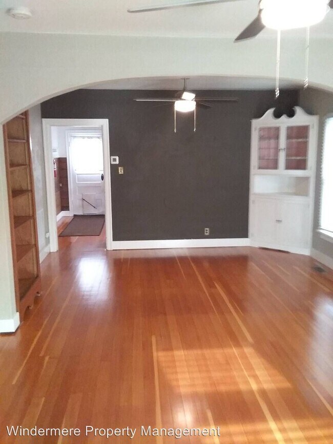 Building Photo - 2 br, 1 bath House - 1122 W Elm St.