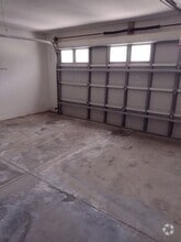 Building Photo - 4221 NE 32nd Cir