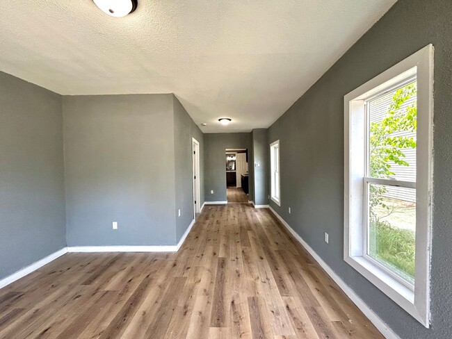 Building Photo - Three Bedroom Home in Muskegon