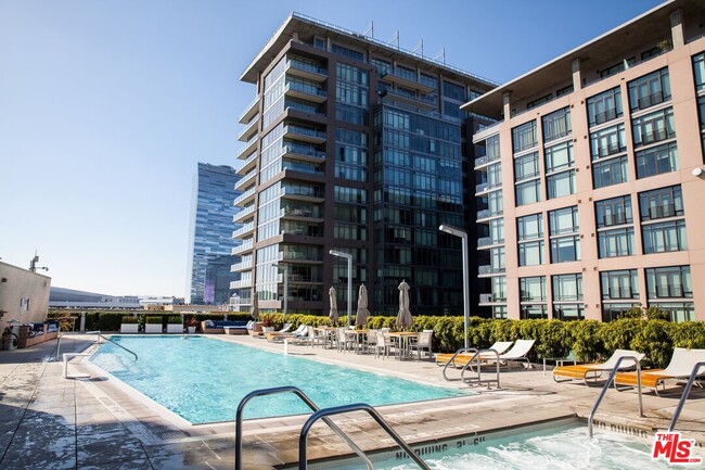 Foto del edificio - 1155 S Grand Ave