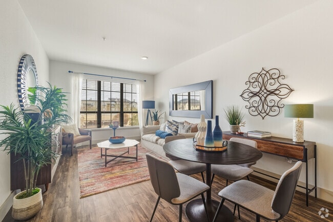 1BR, 1BA - 742SF - Living Room/Dining Room - 2222 Smith