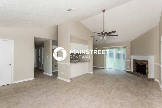 Photo - 3 Bedroom Pet-Friendly Home in Norcross, GA with Main Street Renewal