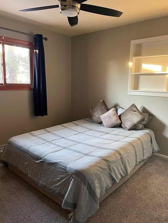 Foto del edificio - 902 E Burkwood Dr