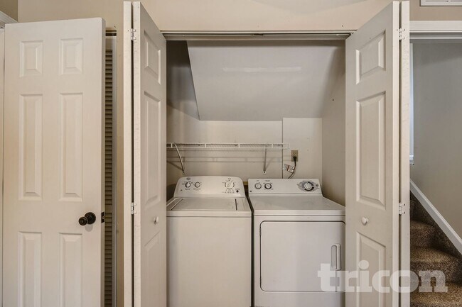 Foto del edificio - 4710 Spacewalk Way