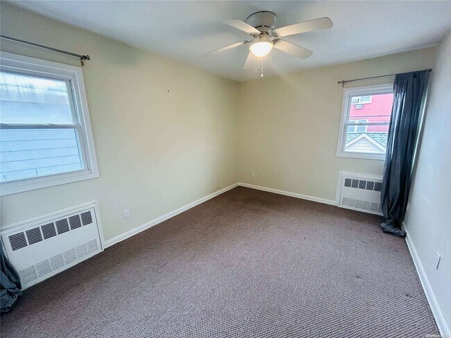 Foto del edificio - 151 Beach 122nd St