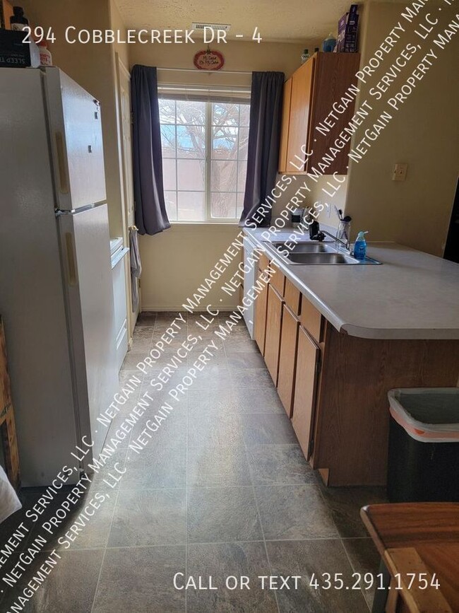 Foto del edificio - 294 E Cobblecreek Dr