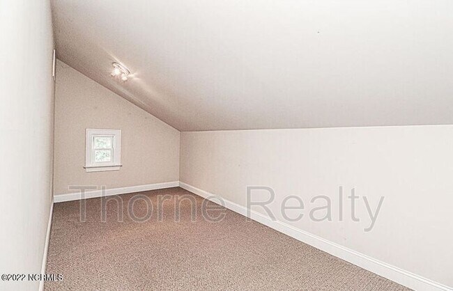 Building Photo - 6383 Pointe Ln