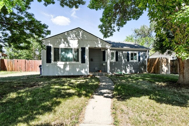 Gorgeous updated ranch with GARAGE and Cen... - Gorgeous updated ranch with GARAGE and Cen... House