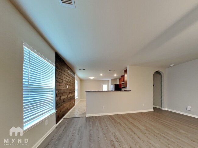 Foto del edificio - 5715 Rainbow Rd.