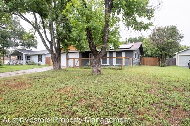 3 br, 2 bath House - 2021 Encino Cir photo'