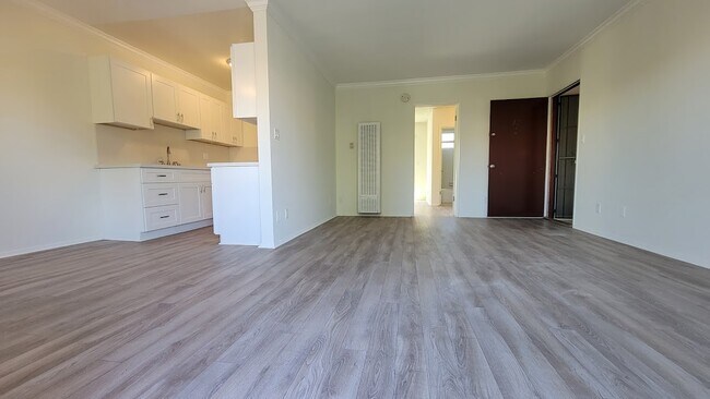 Foto del edificio - 12710 Mitchell Ave