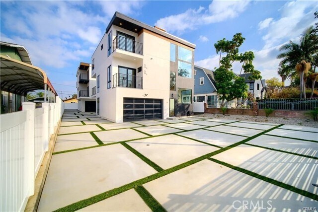 Foto del edificio - 618 Mariposa Ave