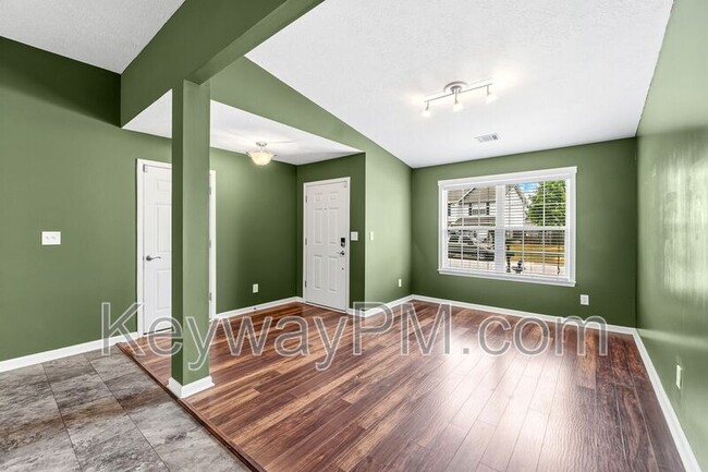 Building Photo - 3124 St Charles Ave
