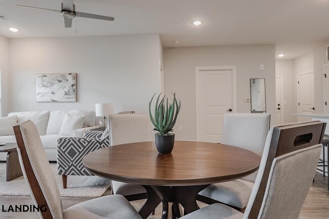 Building Photo - 5001 Willowgate Lp