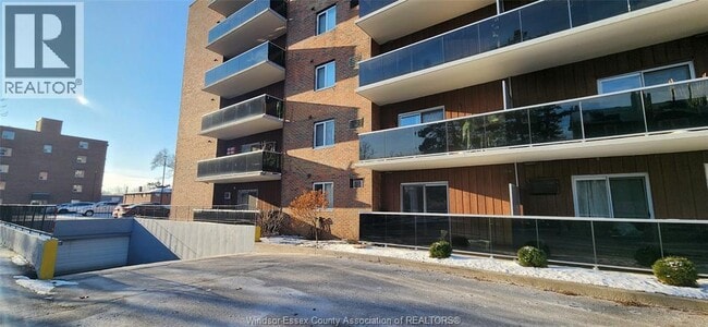 Building Photo - 3905 Riverside Dr E