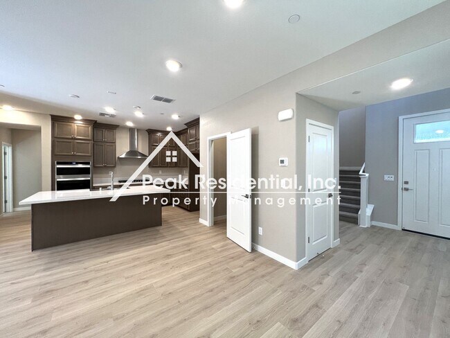 Building Photo - 4 br, 3 bath House - 9 Daydream Ct