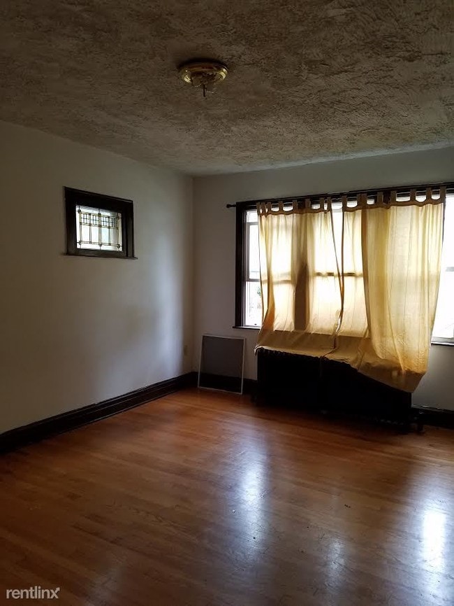 Building Photo - 37 E 158th St