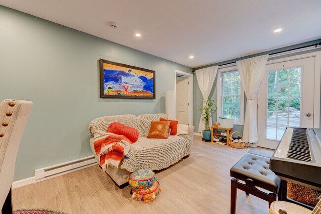 Sala de estar - 404 Bassetts Bridge Rd