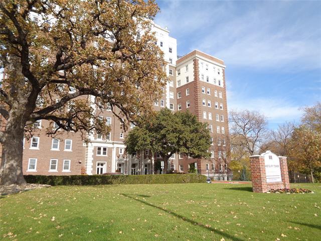 Foto del edificio - 329 E Colorado Blvd
