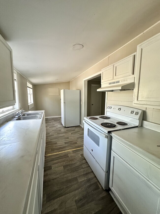 Foto del edificio - 925 Woodward Rd