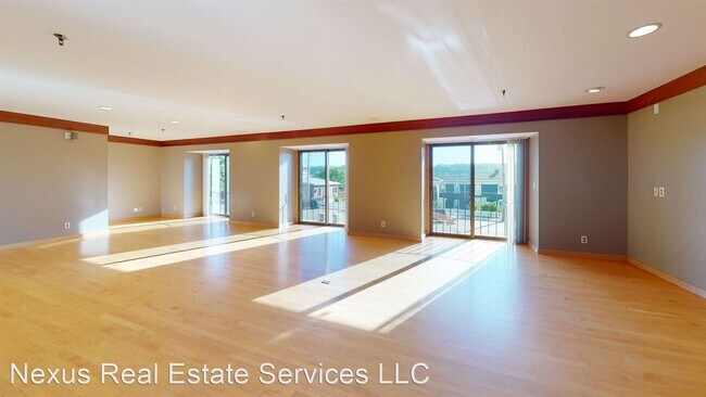 Building Photo - 2 br, 2 bath House - 150 3rd Street S #150