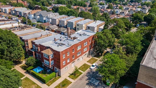 Building Photo - 4215 N Lockwood Ave
