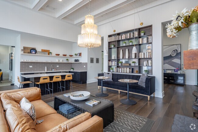 Casa club - Ascend St. Charles