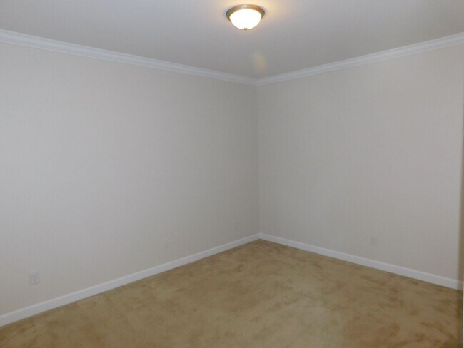 Building Photo - Beautiful 2 Story home