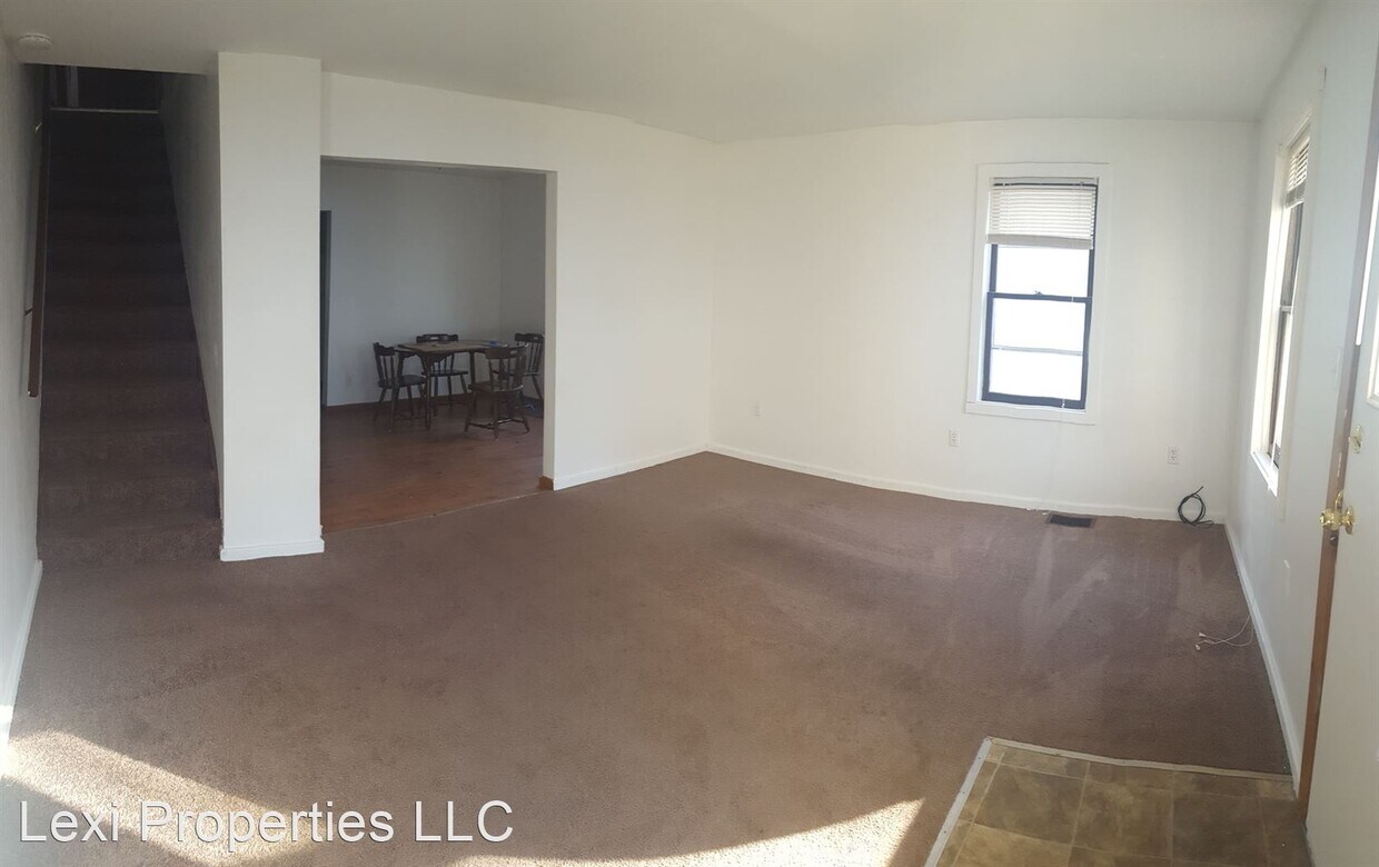 Primary Photo - 2 br, 1 bath House - 1 Hollenbeck