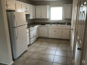 Building Photo - 108 Plum St