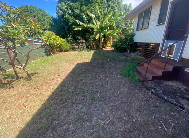 Building Photo - Hanapepe 3 bed 1.5 bath