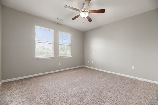 Foto del edificio - Jennings Place Phase V