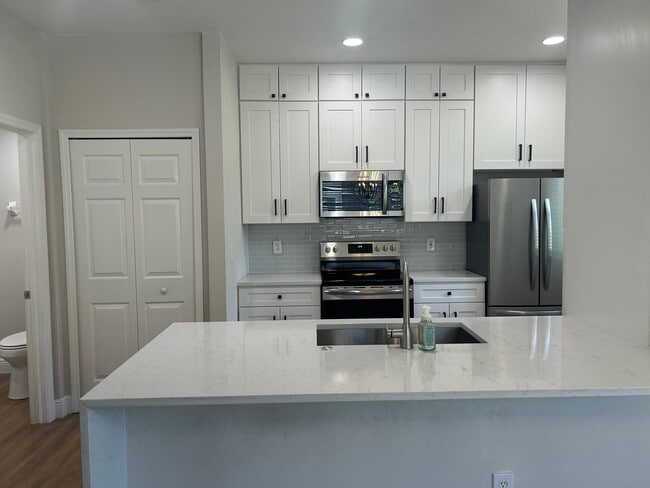 Building Photo - 18138 Paradise Point Dr