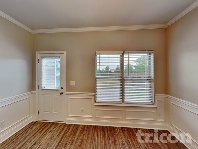 Foto del edificio - 120 Leland Ln