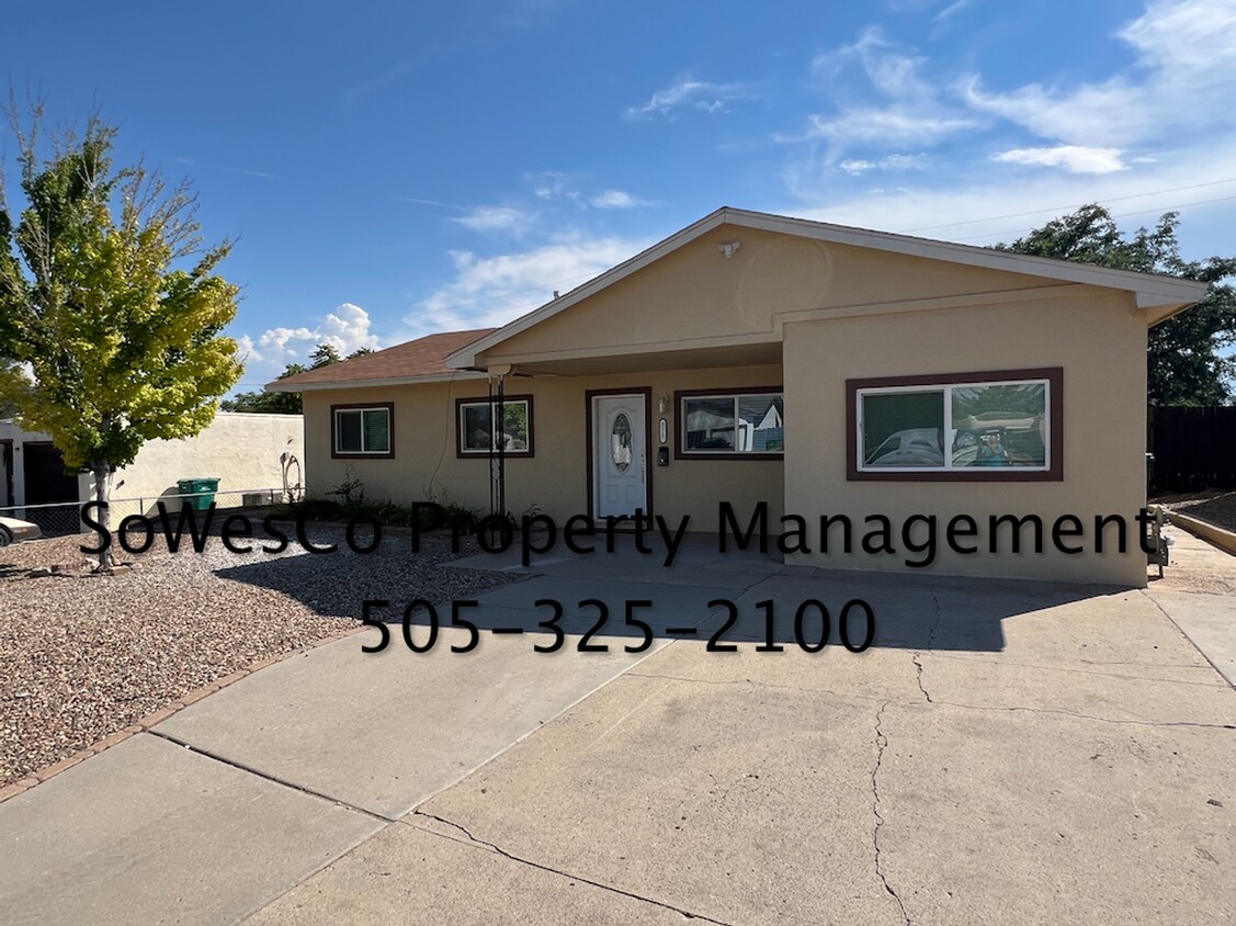 Foto principal - Beautiful Remodeled 3 Bed 2 Bath Furnished...