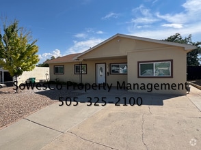 Building Photo - 5007 Loma Alta Dr