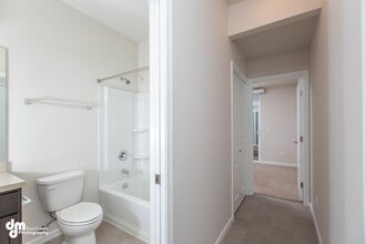 Building Photo - 156 Willow View Circle