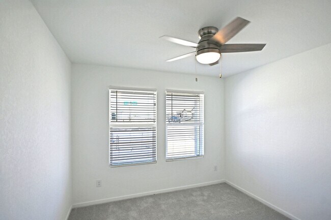 Foto del edificio - 1805 Stonechat