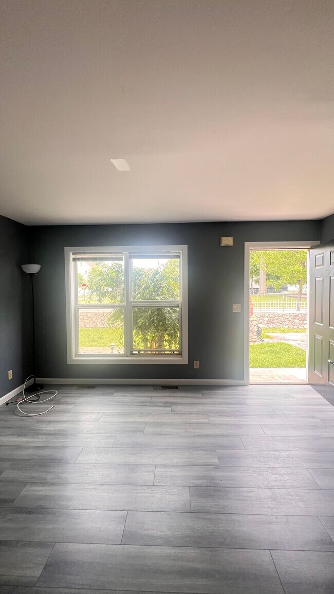 LIVING ROOM - 215 Bower St