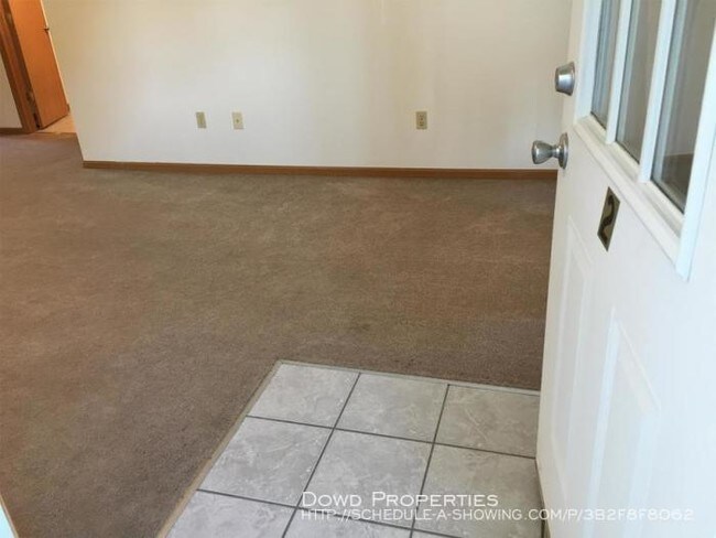 Building Photo - 2 bedroom in Bloomington IL 67104