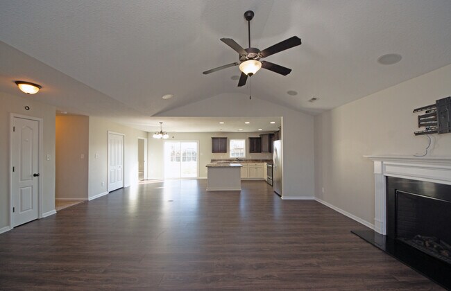 Foto del edificio - 300 Cadenza Ln