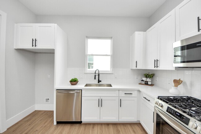 Building Photo - 4814 Cochran St