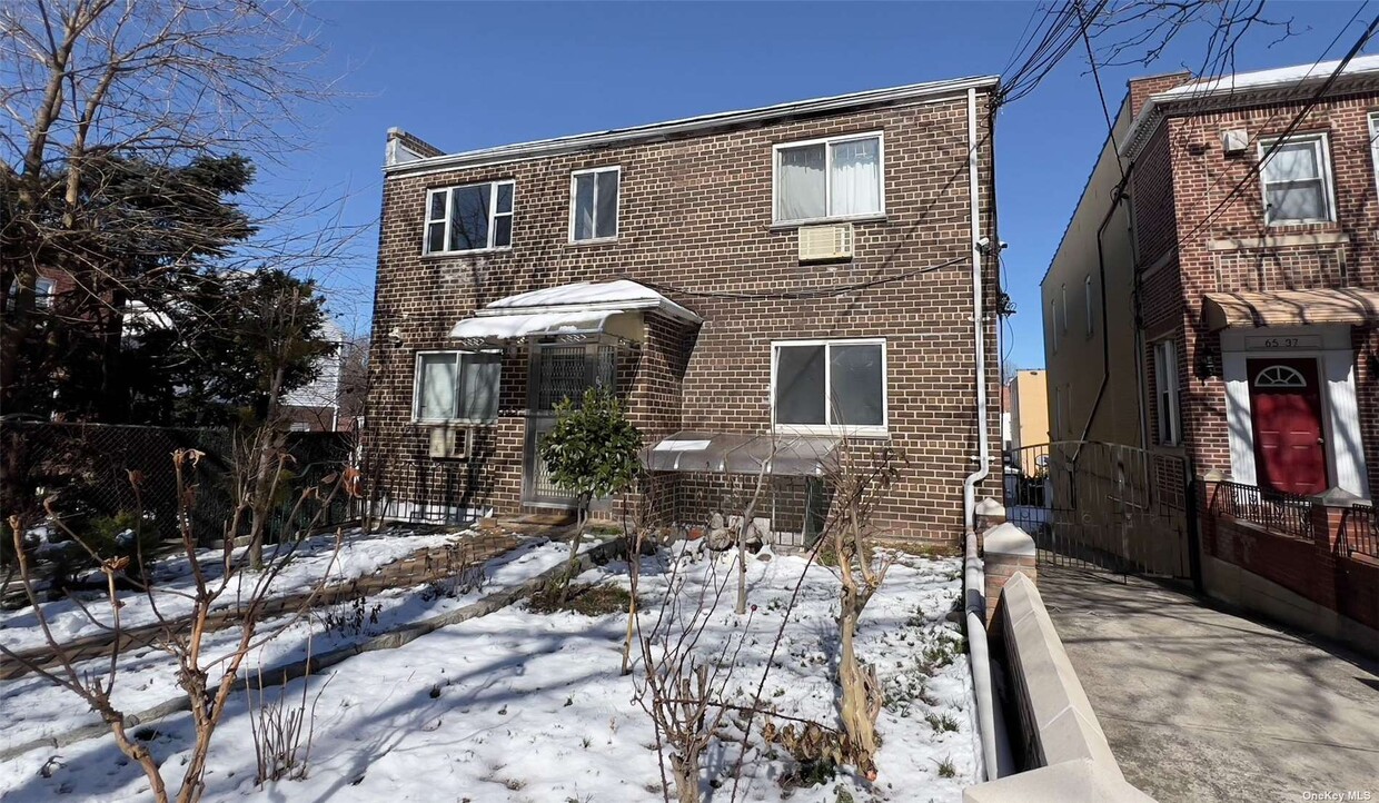 Primary Photo - 65-29 Maurice Ave