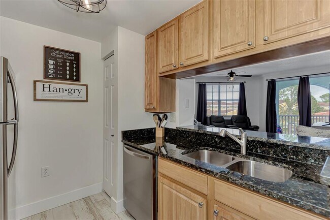 Building Photo - 5600 Bentgrass Dr