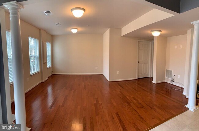 Foto del edificio - 2816 Admiral Ridge Rd