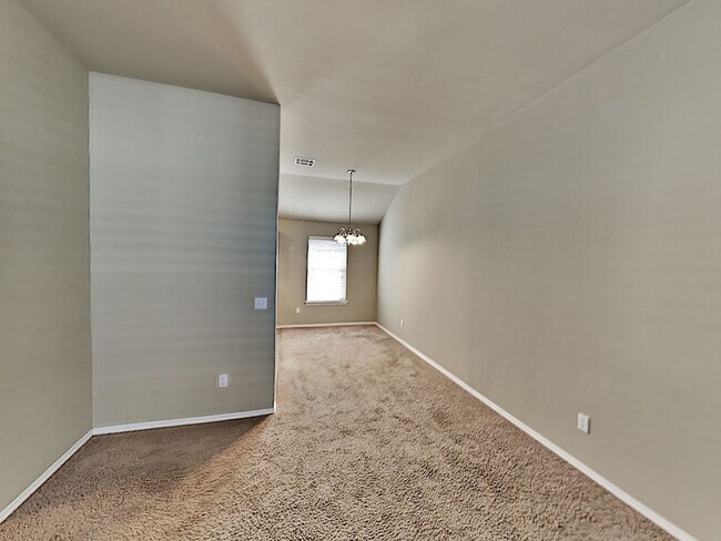 Building Photo - 1024 Denmark Dr Yukon OK 73099
