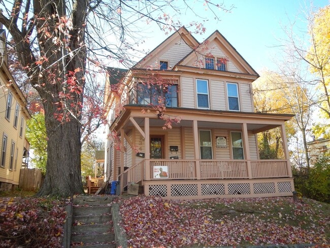 Building Photo - 134 Bassett St