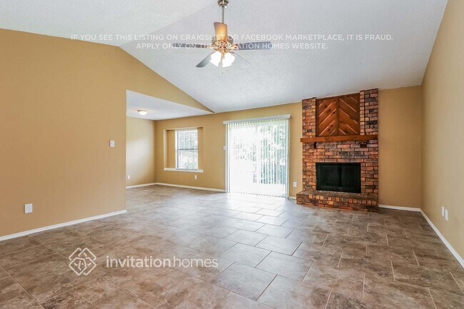 Foto del edificio - 6473 Green Ridge Dr